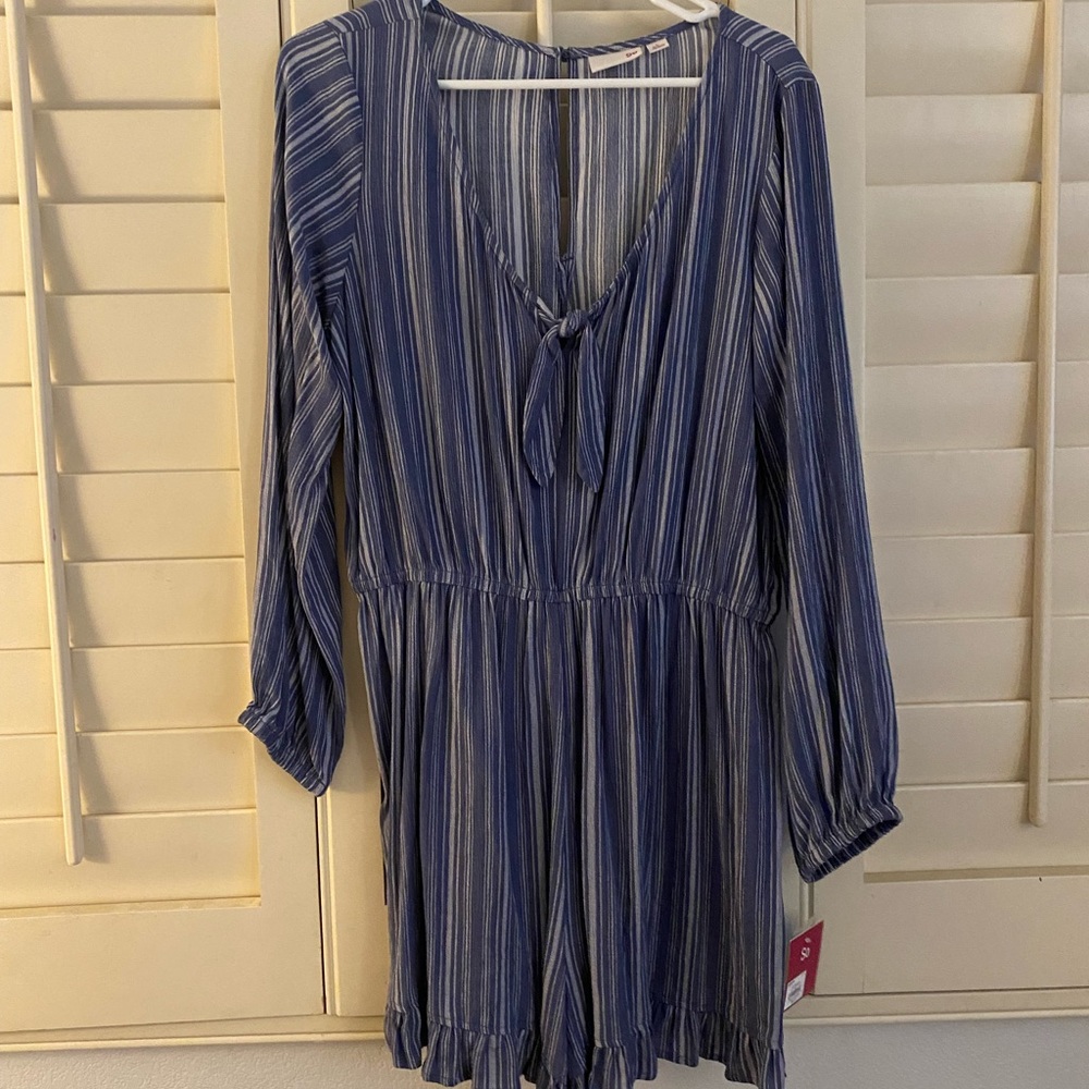 blue & white long sleeve romper!!!